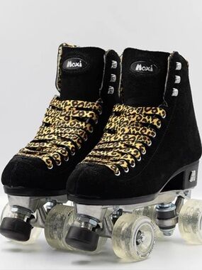 Moxi Panther Roller Skates